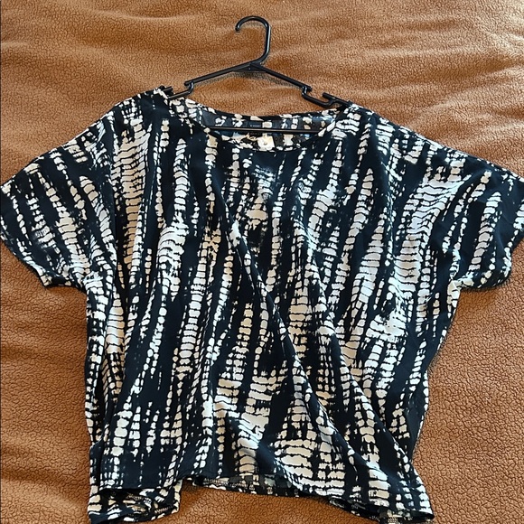 Navy and White Women's Top - Picture 2 of 9